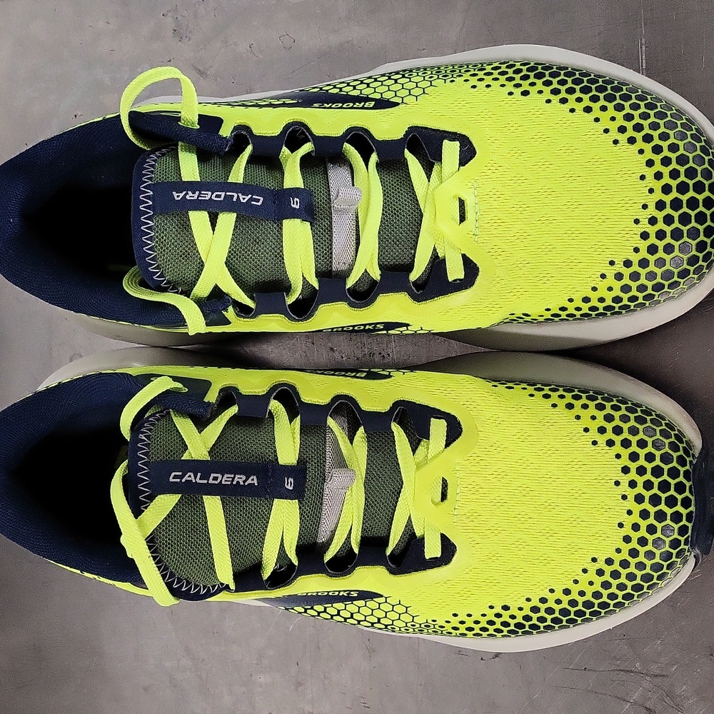 BROOKS  CALDERA MENS SHOES 9.5.